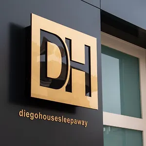 Diegohousesleepaway Vittoria